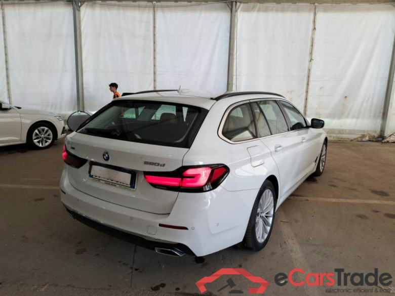 BMW SERIE 5 / 2020 / 5P / STATION WAGON 520D XDRIVE LUXURY AUTO MH48V TOURING #2