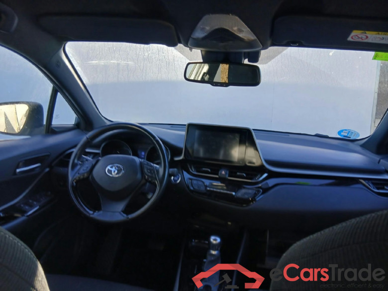 TOYOTA C-HR / 2016 / 5P / todoterreno 1.8 125H Advance (CX) #3