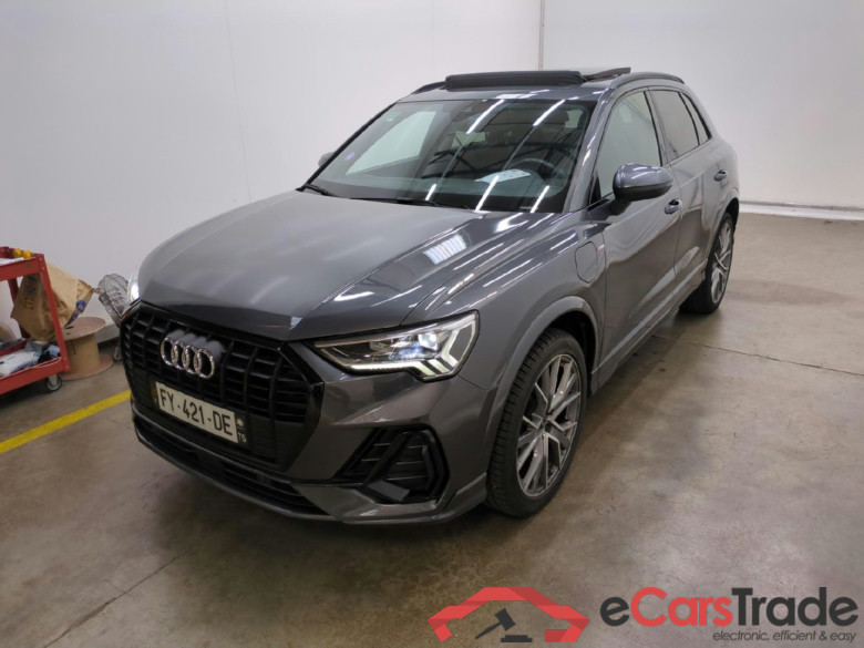 AUDI Q3 / 2018 / 5P / SUV 45 TFSI E 245 S TRONIC S LINE #1