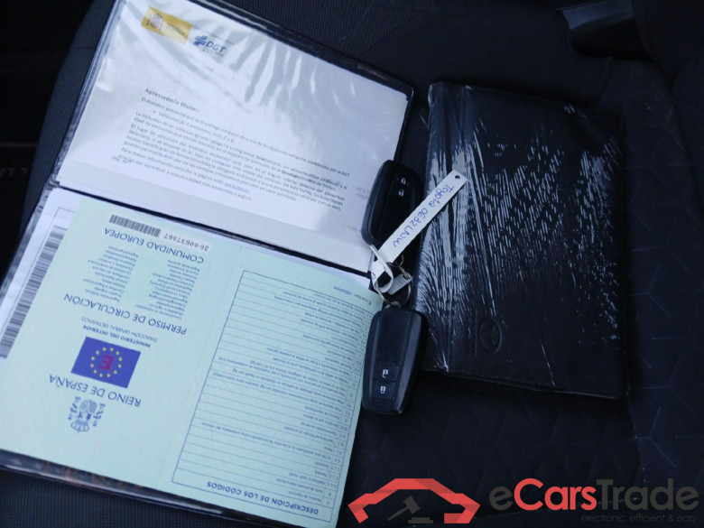 TOYOTA Corolla / 2019 / 5P / familiar 1.8 125H ACTIVE TECH E-CVT TOU SPORT #5